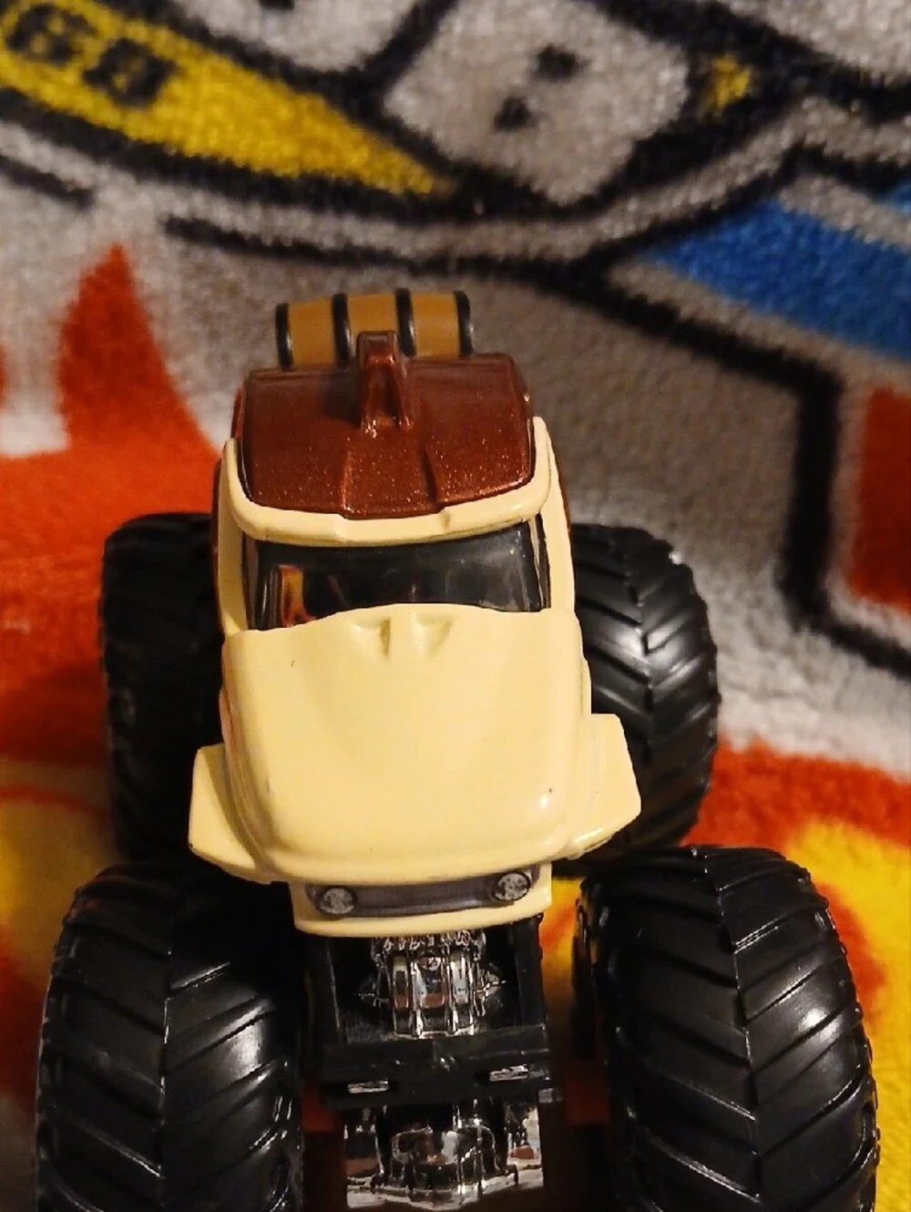 Donkey Kong Hot Wheeld Monster Truck Toy with Orange Rims Like New. No Pkg